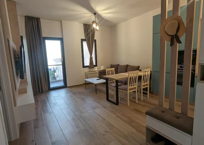 Modern Sea View & Parking Apartament Wlora