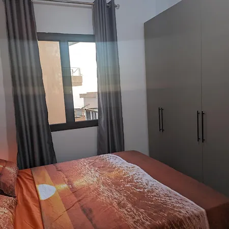 Modern Sea View & Parking Apartmán *