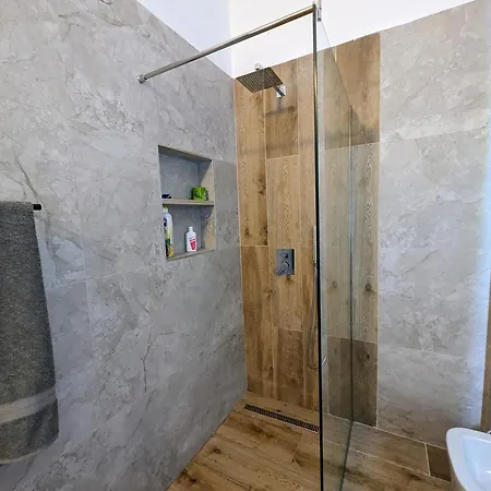 Modern Sea View & Parking Apartmán