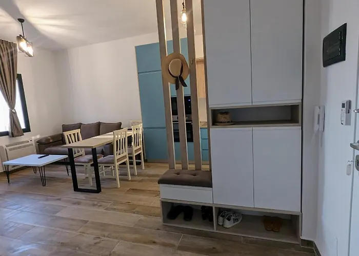 Apartamento Modern Sea View & Parking